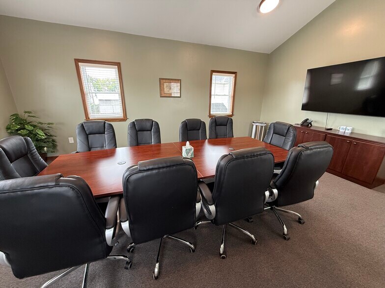 More Photos Of 624 E Main St, Lancaster Office For Lease