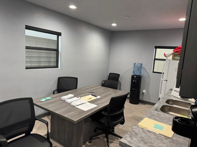 More Photos Of 4033 Canyon Dr, Amarillo Office For Lease