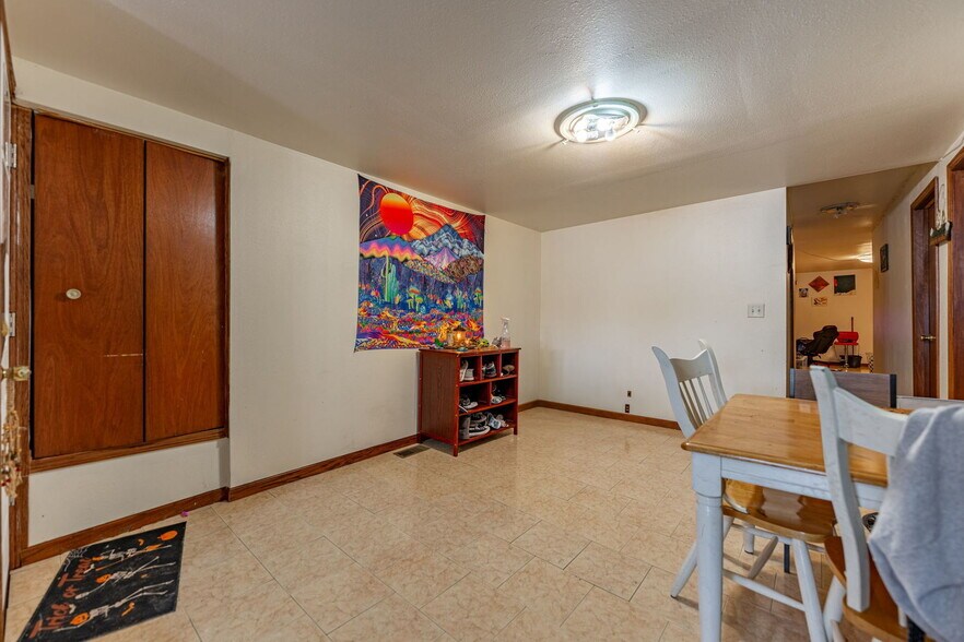 More Photos Of 132 N State St, Belvidere Restaurant For Sale