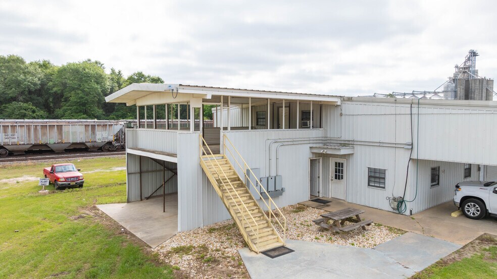More Photos Of 565 Thomas St, Camilla Industrial For Sale