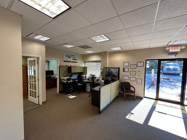 More Photos Of 4337 Brogdon Place Cv, Suwanee Flex For Lease