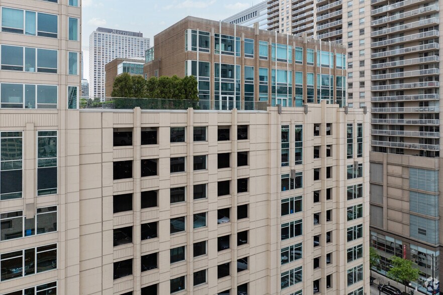 More Photos Of 33 W Ontario St, Chicago Apartments For Sale