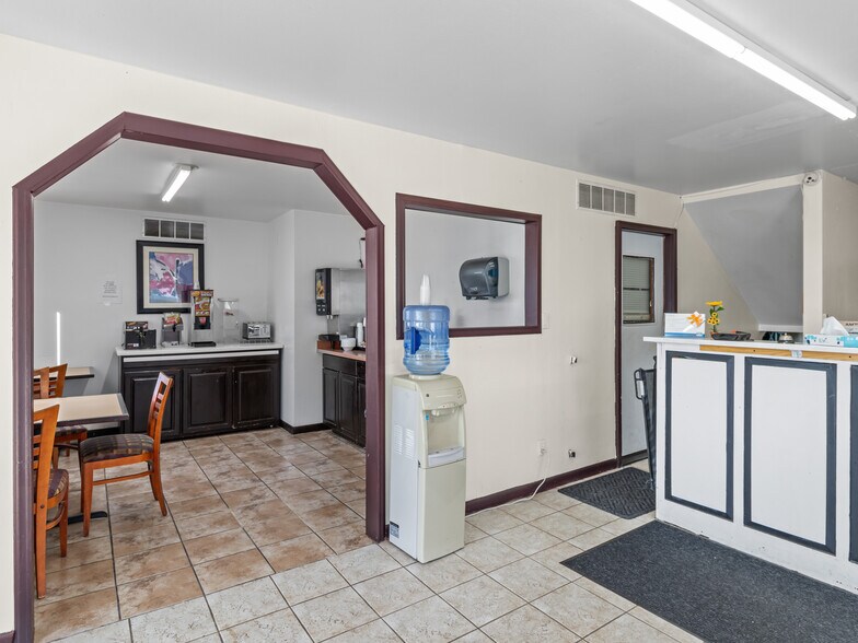 More Photos Of 1208 N Colorado Ave, Brush Hotel For Sale