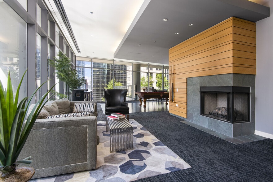 More Photos Of 210 N Wells St, Chicago Apartments For Lease