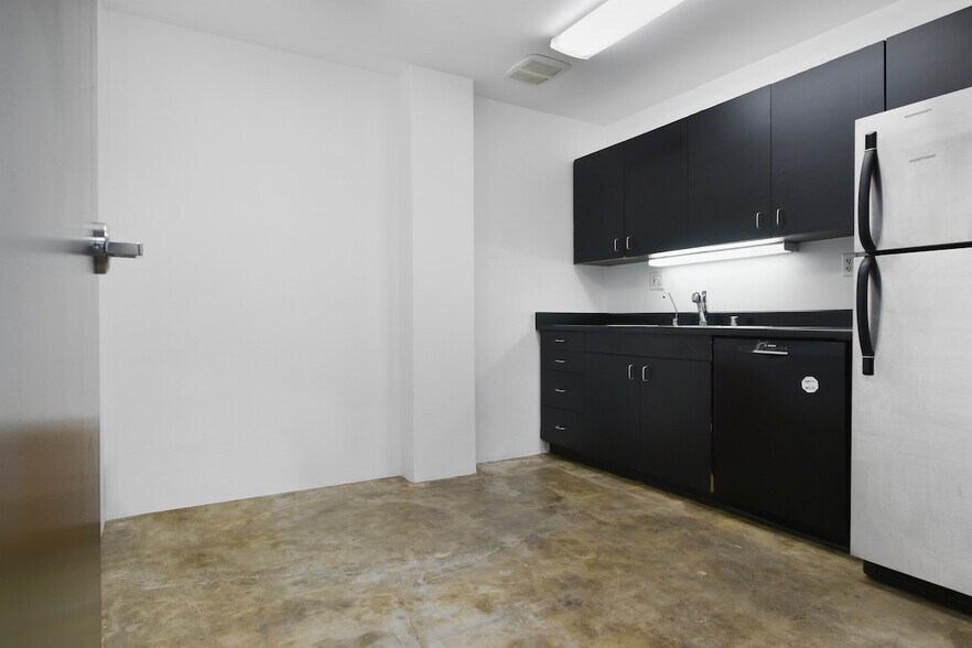 More Photos Of 1738-1740 Cordova St, Los Angeles Showroom For Lease