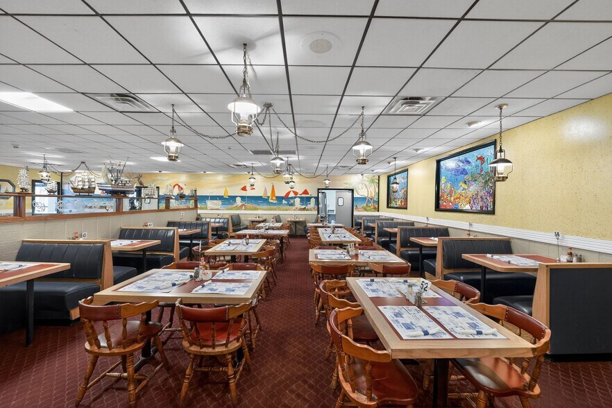 More Photos Of 2200 N Fayetteville St, Asheboro Restaurant For Lease