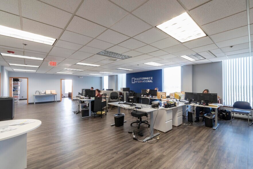 More Photos Of 1699 Wall St, Mount Prospect Office For Lease