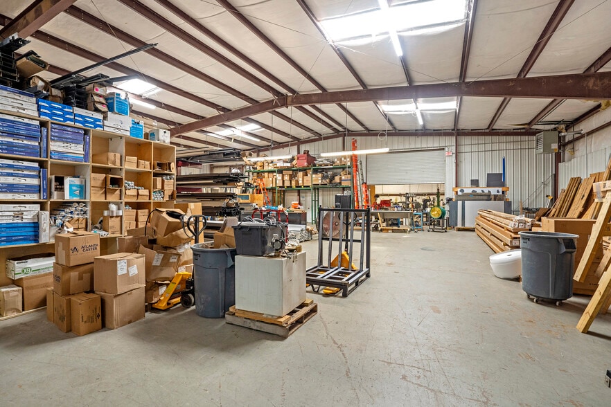 More Photos Of 3795 Evans Rd, Cumming Warehouse For Lease