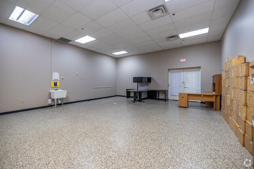 More Photos Of 420 W Morris Blvd, Morristown Office For Lease