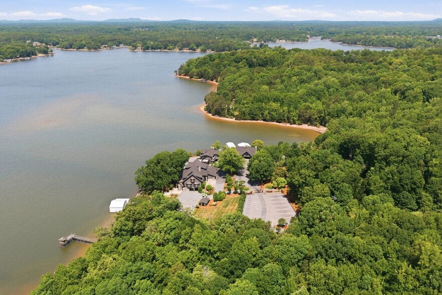 More Photos Of 9715 Nine Eagles Ln, Charlotte Specialty For Sale