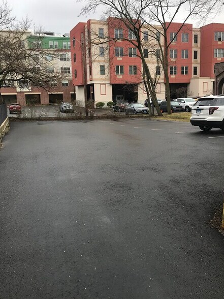 More Photos Of 1480 Bedford St, Stamford Office For Lease