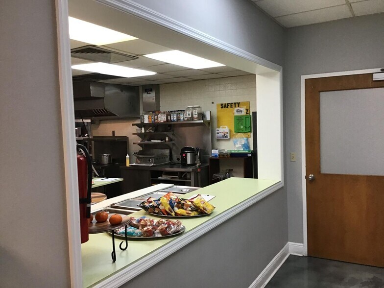 More Photos Of 300 S 6th St, Fort Pierce Office For Sale