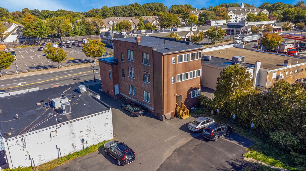More Photos Of 1145-1147 New Britain Ave, West Hartford Apartments For Sale