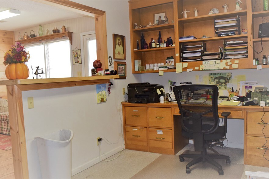 More Photos Of 334 N Broad St, Toccoa Office For Sale