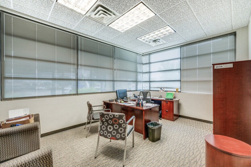 More Photos Of 1900 Country Club Dr, Mansfield Bank For Lease