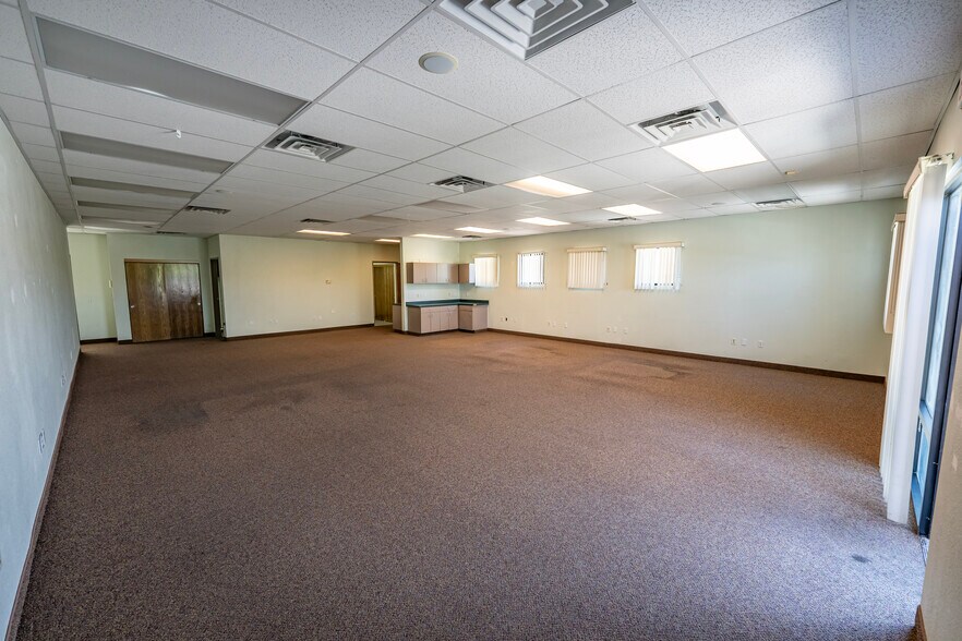 More Photos Of 3651 Highway 95, Bullhead City Bank For Lease
