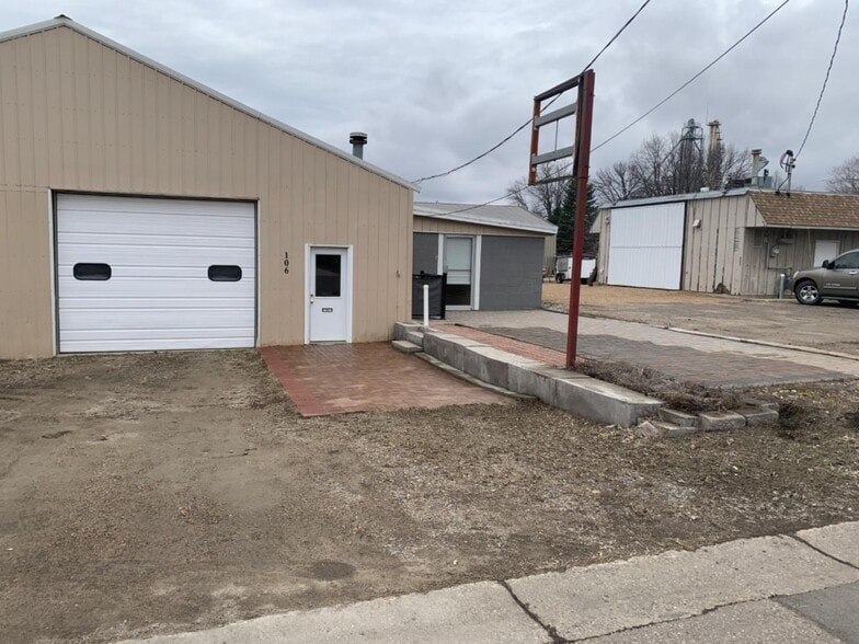 More Photos Of 106 Louis St W, Cologne Service For Sale