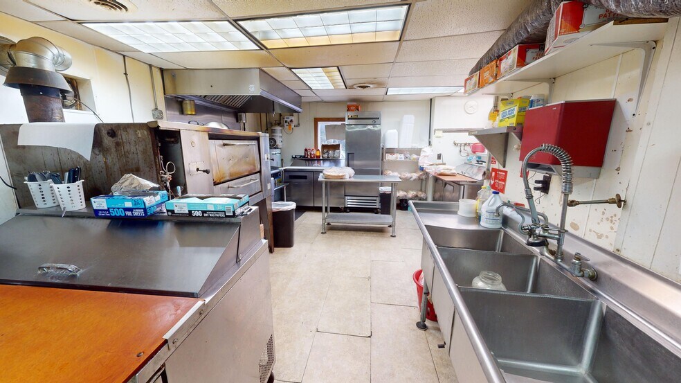 More Photos Of 2900 5th Ave, Altoona Restaurant For Sale