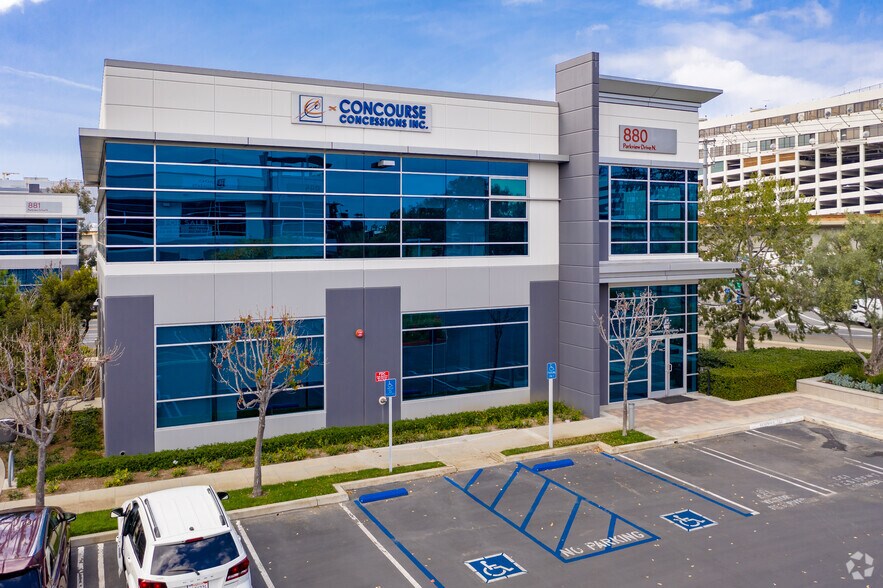 More Photos Of 880 Parkview Dr N, El Segundo Office For Sale