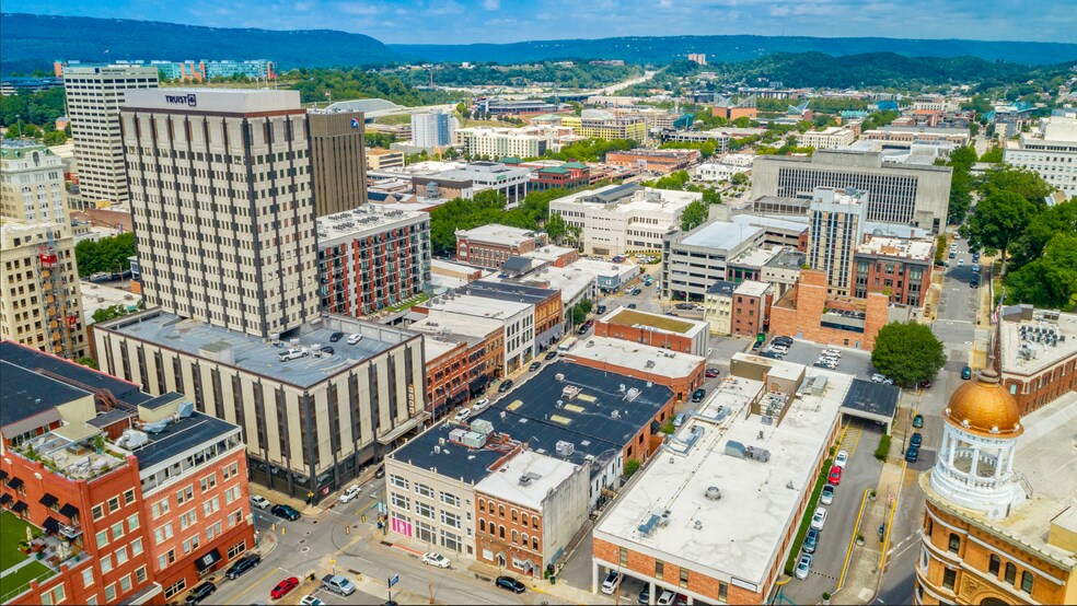 More Photos Of 111 E 8th St, Chattanooga Office For Sale