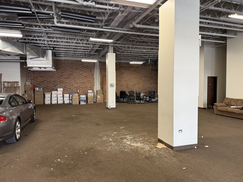 More Photos Of 711 W Grand Ave, Chicago Apartments For Sale