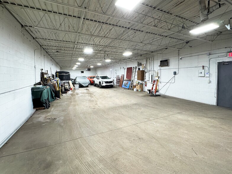 More Photos Of 1501 N Washington Ave, Minneapolis Warehouse For Sale