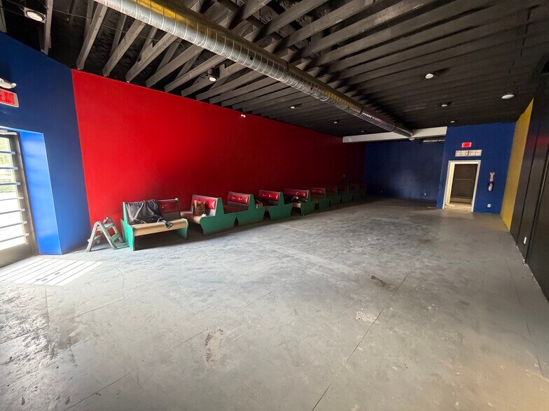 More Photos Of 4136 Grand Ave, Omaha Storefront For Lease
