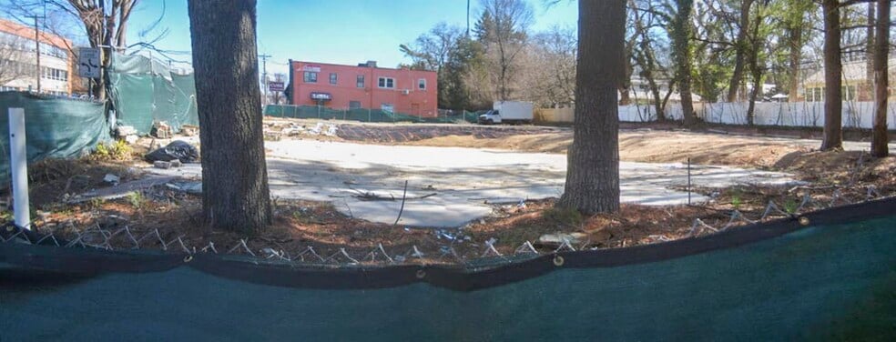 Primary Photo Of 380 Northern Blvd, Great Neck Restaurant For Sale