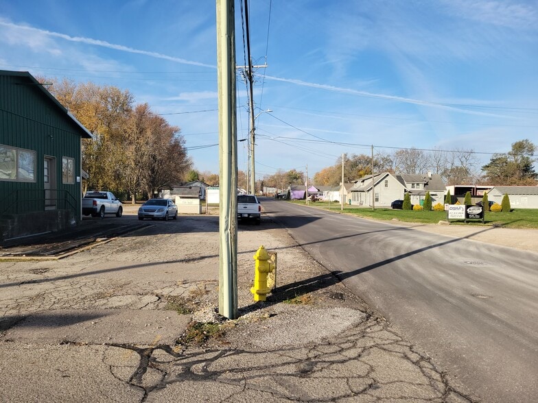 More Photos Of 755 E Hamilton Ave, Franklin Office For Sale