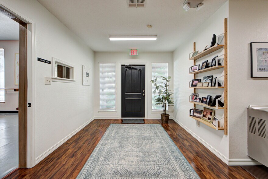More Photos Of 2433 Wilcox Dr, Norman Freestanding For Lease
