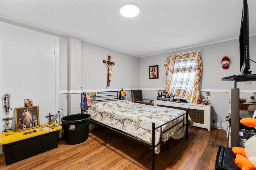 More Photos Of , Norwalk Unknown For Sale