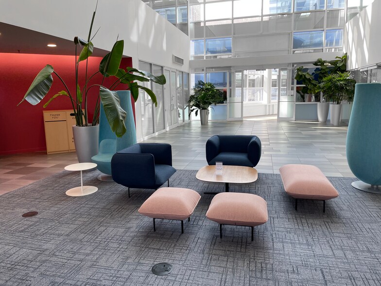 More Photos Of 310 W Wisconsin Ave, Milwaukee Office For Lease