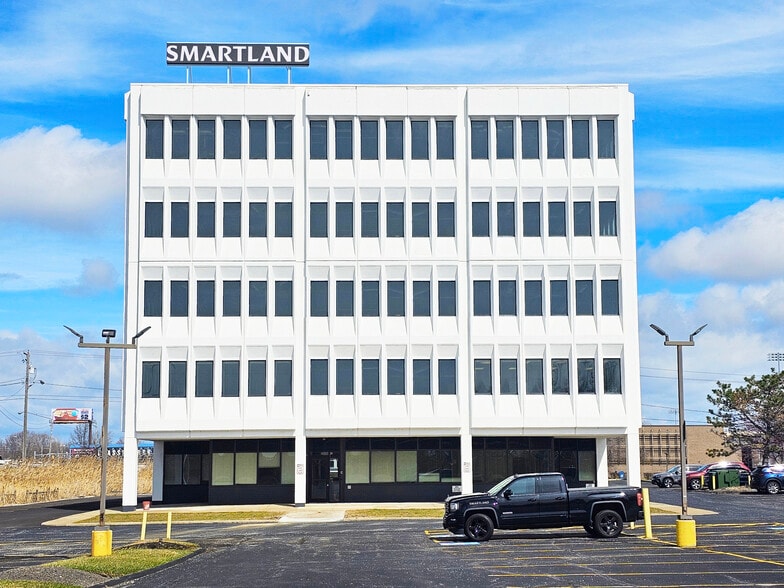 Primary Photo Of 35350 Curtis Blvd, Eastlake Medical For Lease