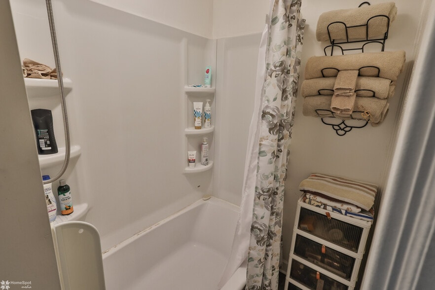 More Photos Of 301 E Bertsch St, Lansford Apartments For Sale