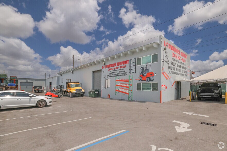 More Photos Of 7075 NW 74th St, Medley Warehouse For Lease