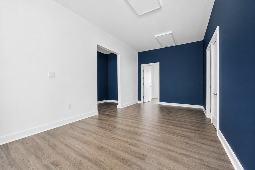 More Photos Of 16 Division St W, Greenwich Loft Creative Space For Lease