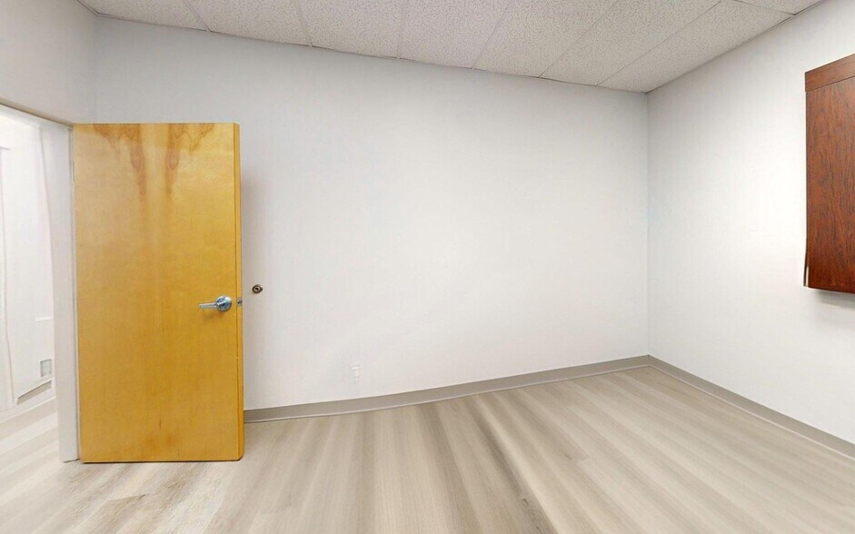More Photos Of 107 Chesley Dr, Media Office For Sale