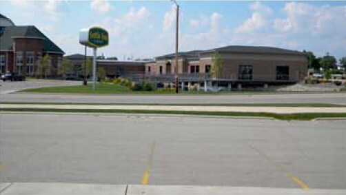 More Photos Of 1600-1688 N Casaloma Dr, Grand Chute General Retail For Lease