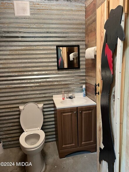 More Photos Of 381 Elam Rd, Gordon Lodge Meeting Hall For Sale