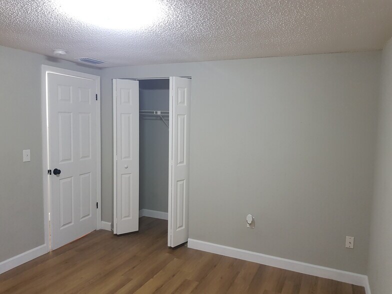 More Photos Of 311 58th Ave E, Bradenton Apartments For Sale
