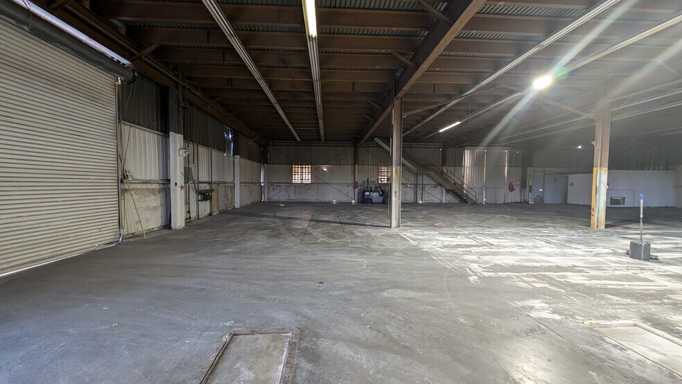 More Photos Of 900-912 E 1st St, Pomona Manufacturing For Lease