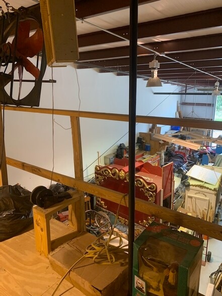 More Photos Of 1090 Knight's Trail Rd, North Venice Light Distribution For Sale