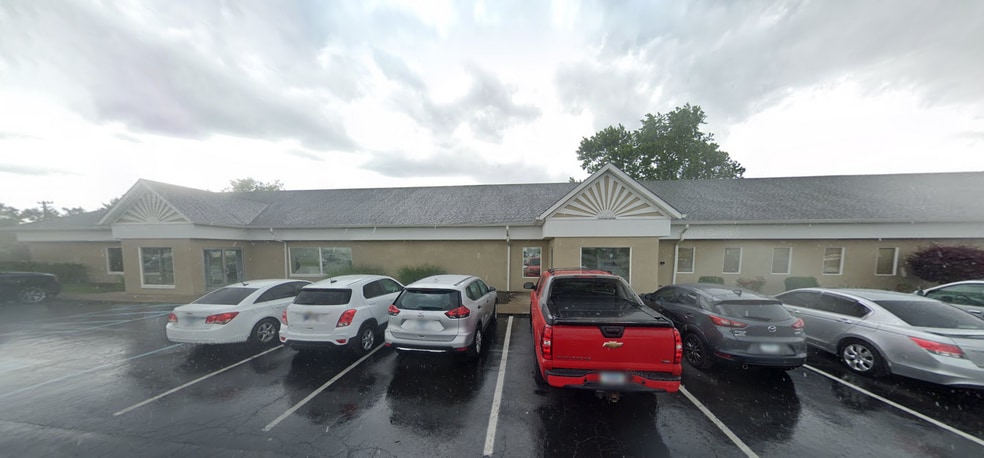 Primary Photo Of 7481 E US Highway 36, Avon Freestanding For Sale