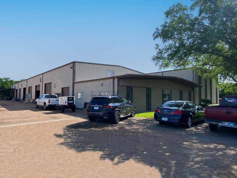 More Photos Of 12626 W Bellfort Ave, Houston Warehouse For Sale