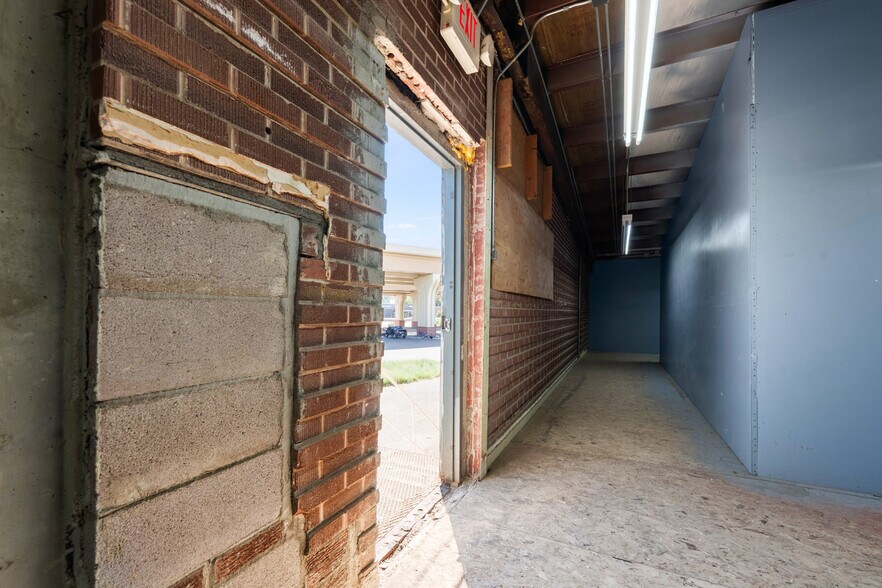 More Photos Of 416 State St, Trinidad Flex For Sale