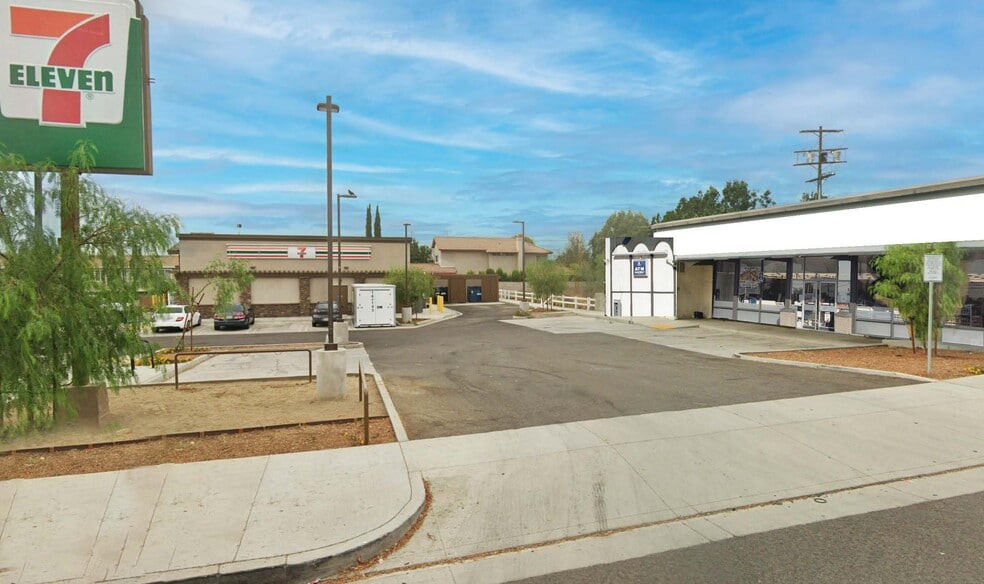 More Photos Of 11348 Sunburst St, Lake View Terrace Convenience Store For Lease
