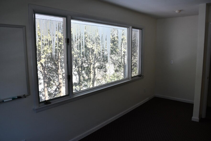 More Photos Of 107 Corona Ave, Groton Warehouse For Sale