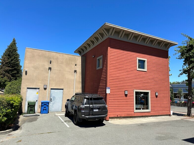 More Photos Of 495 Hartz Ave, Danville Freestanding For Lease