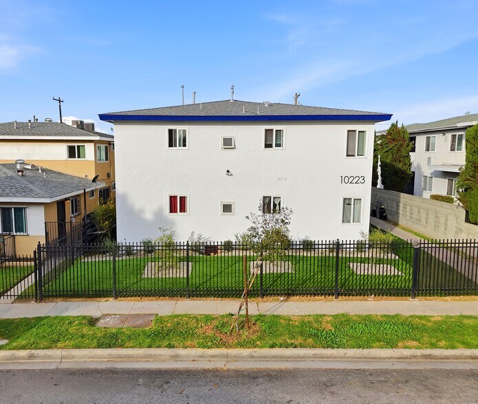 More Photos Of 10223 Darby Ave, Inglewood Apartments For Sale