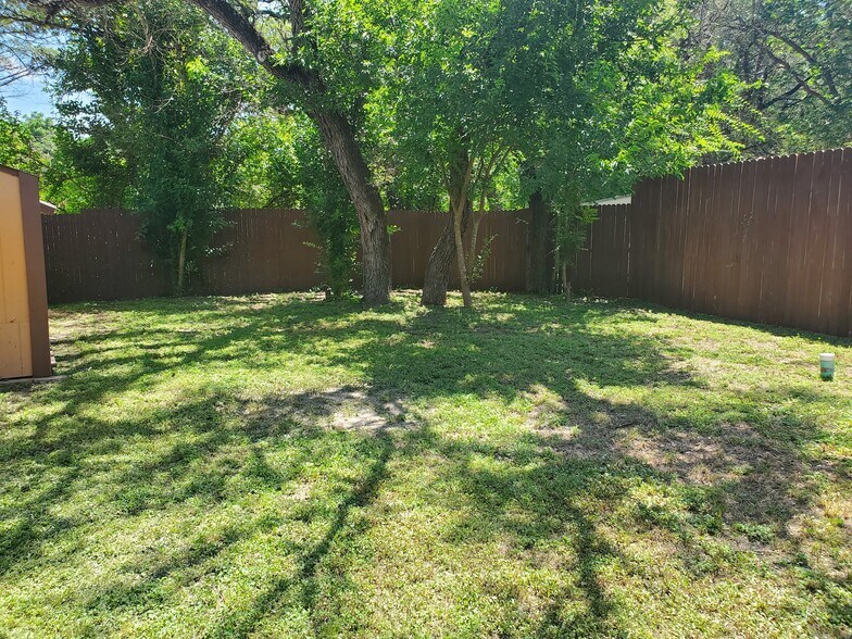 More Photos Of 138 Grey Moss Ct, Ingram Apartments For Sale